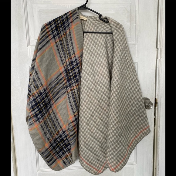 Modcloth Cozy Campside Reversible Shawl - Picture 2 of 2